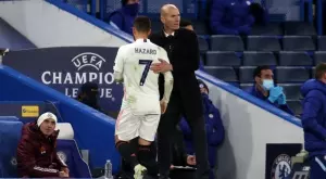 Как голямото дупе на Еден Азар му помага да "финтира" съперници