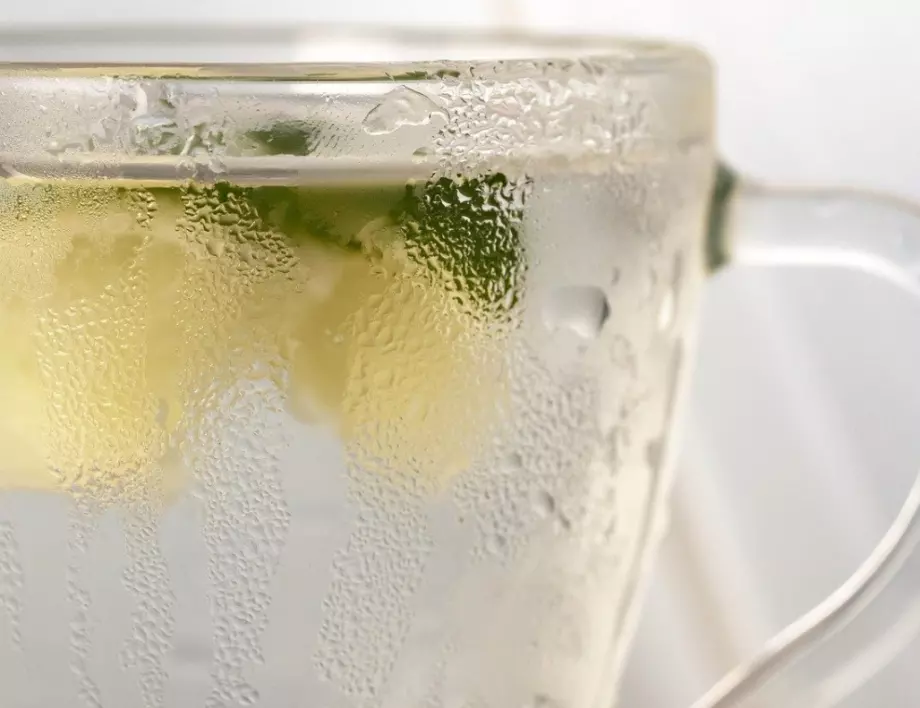 Ето как най-лесно да си направите домашен сок от бъз