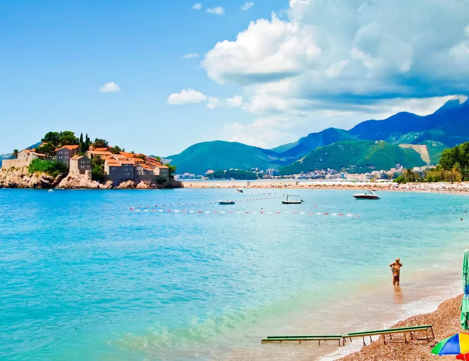Черна гора спечелила от туризъм близо милиард евро през 2022 г. 