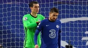 Глупостта на годината! Ас на Челси подари гол на Арсенал (ВИДЕО)