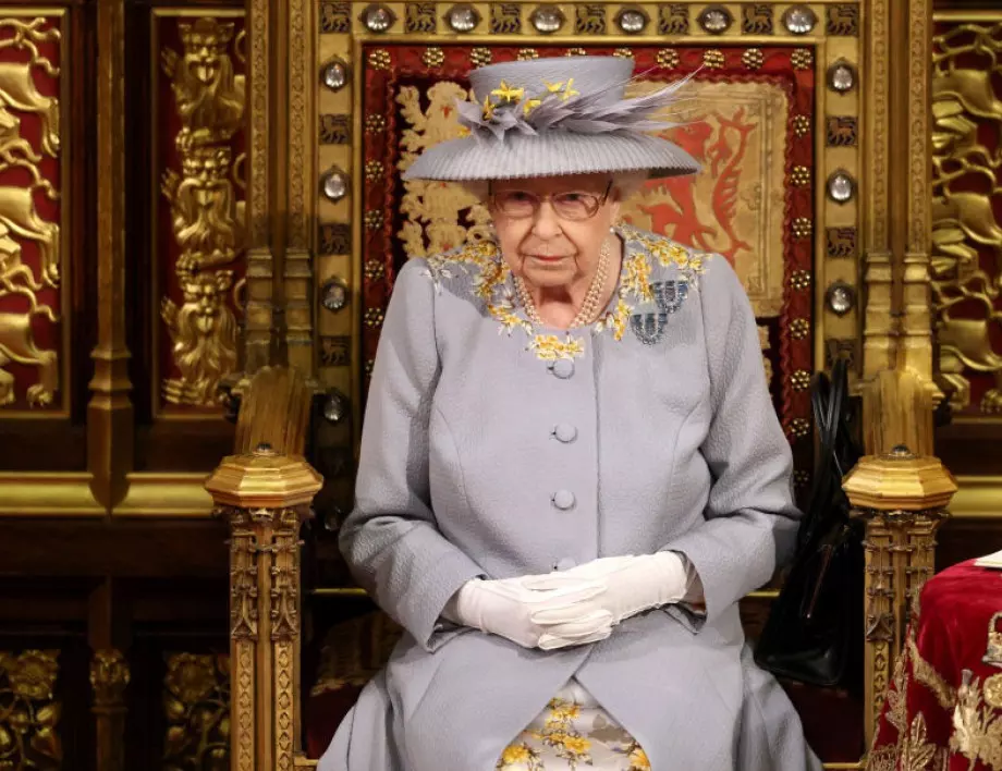 Студенти в Оксфорд свалиха портрет на кралицата, символизирал колониалната история 