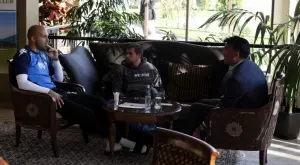 {{ otherArticle[0].article.title }}