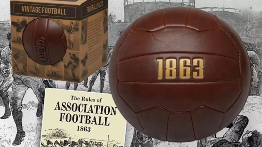 Кратка история на футбола и футболната топка