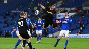 Уест Хям не победи в 4-ти от последните си 5 двубоя във Висшата лига и топ 4 се отдалечава