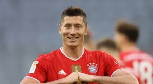 Роберт Левандовски изравни уникален рекорд на Герд Мюлер (ВИДЕО)