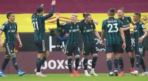 Лийдс пречупи Бърнли в отличен мач