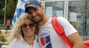 {{ otherArticle[0].article.title }}