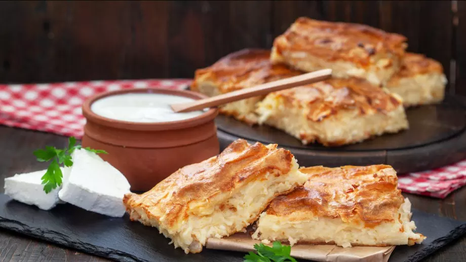 ВЕДНАГА направете тази баница с 3 съставки и всички ще си оближете пръстите 