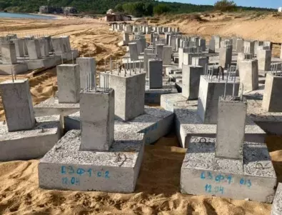 Пак драма със строителство на плаж 