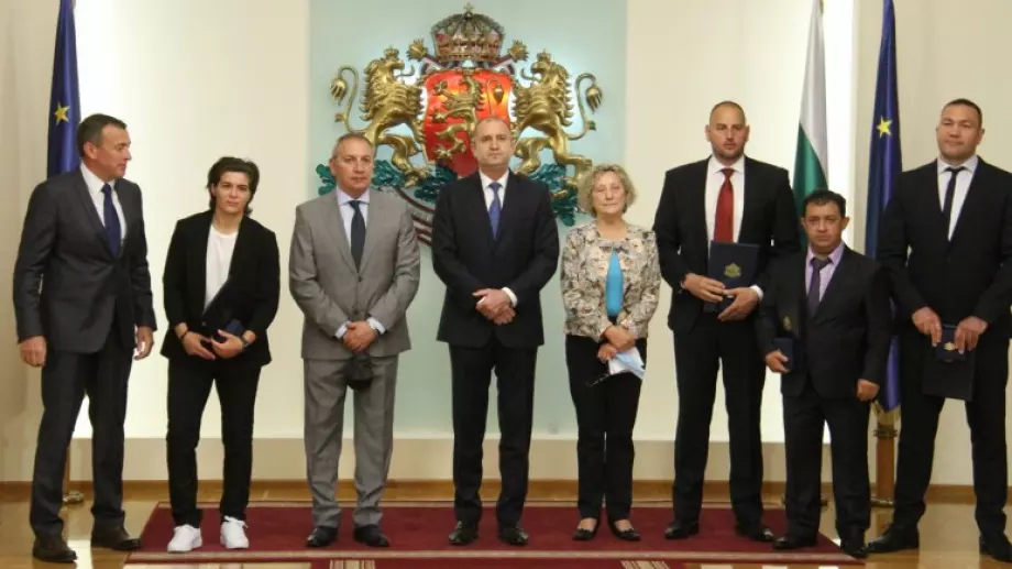Румен Радев удостои с Почетен знак на президента заслужили български спортисти