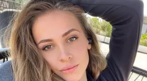 {{ otherArticle[0].article.title }}