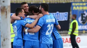 {{ otherArticle[0].article.title }}