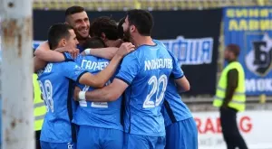 {{ otherArticle[0].article.title }}