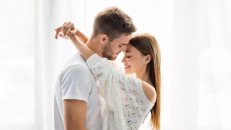 Шест неща, които истински лудо влюбените двойки правят