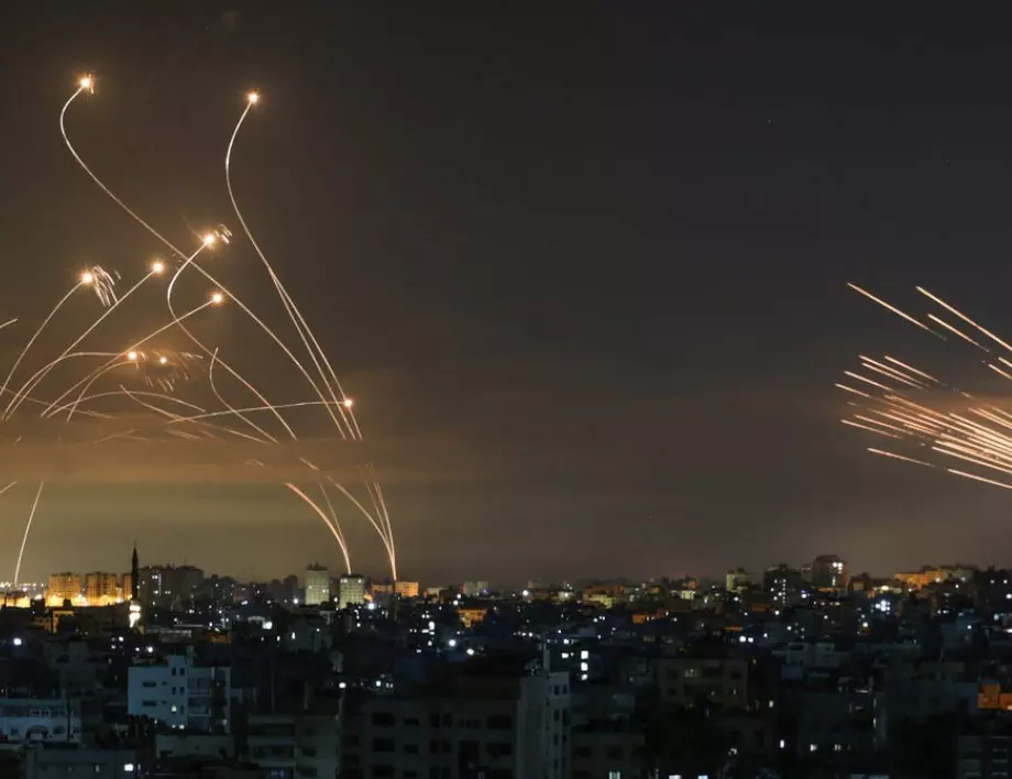 Ливан изстреля десетки ракети срещу Израел, САЩ изпраща допълнителни военни в региона (ВИДЕО)