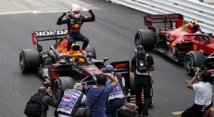 Брилянтен Верстапен покори Монако и измести Хамилтън от върха