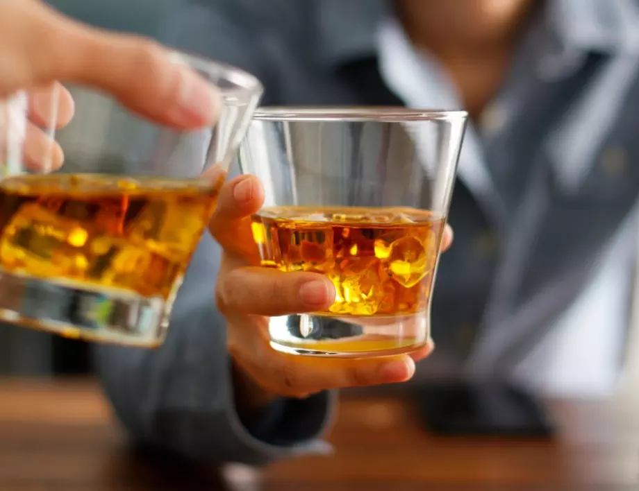  7 лекарски съвета: Ето как да намалим вредата от алкохола