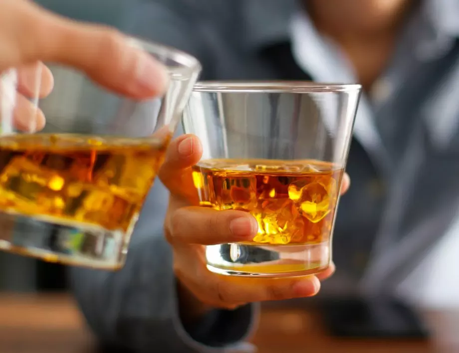 Какво се случва с тялото, ако пиете алкохол на празен стомах?