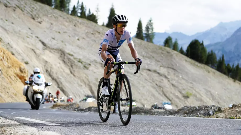 Дан Мартин с етапна победа, Саймън Йейтс оставя битката за "Джирото" жива