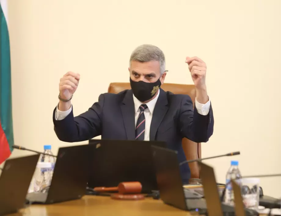 Кабинетът "Янев" освободи и последния заварен ръководител в разузнаването
