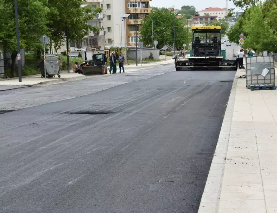 Община Казанлък затваря няколко участъка за асфалтиране