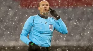 Недолюбван от Меси рефер обясни защо Лео му се е обадил по телефона