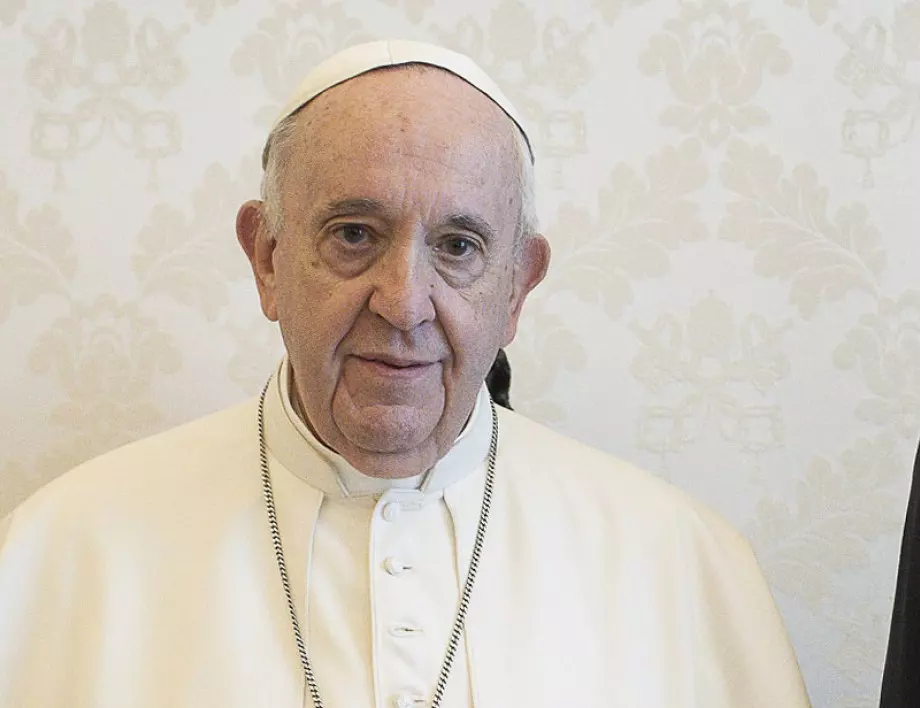 Папата призова за диалог, за да може "очуканото население" в Афганистан да живее в мир
