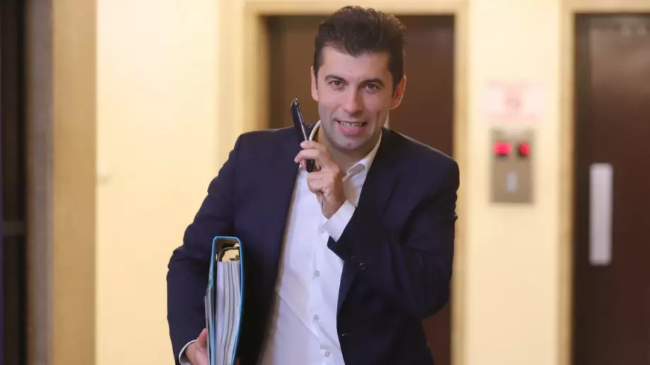 Не влизаме с идеята за кариерно развитие на никой. Трябва да направим А отбора на България