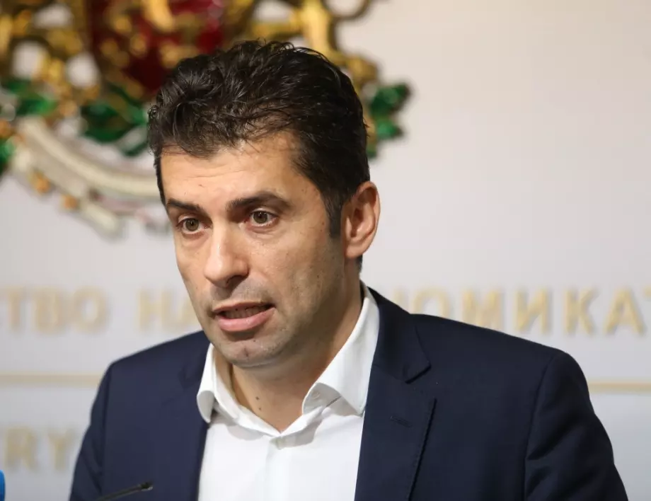 Служебният министър на икономиката Кирил Петков благодари на президента Румен Радев, че не му се е месил