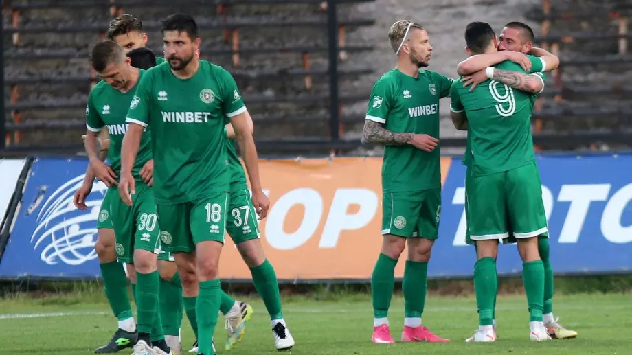 Благодарение на дузпа, Ботев (Враца) остава в Първа лига