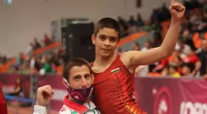 {{ otherArticle[0].article.title }}