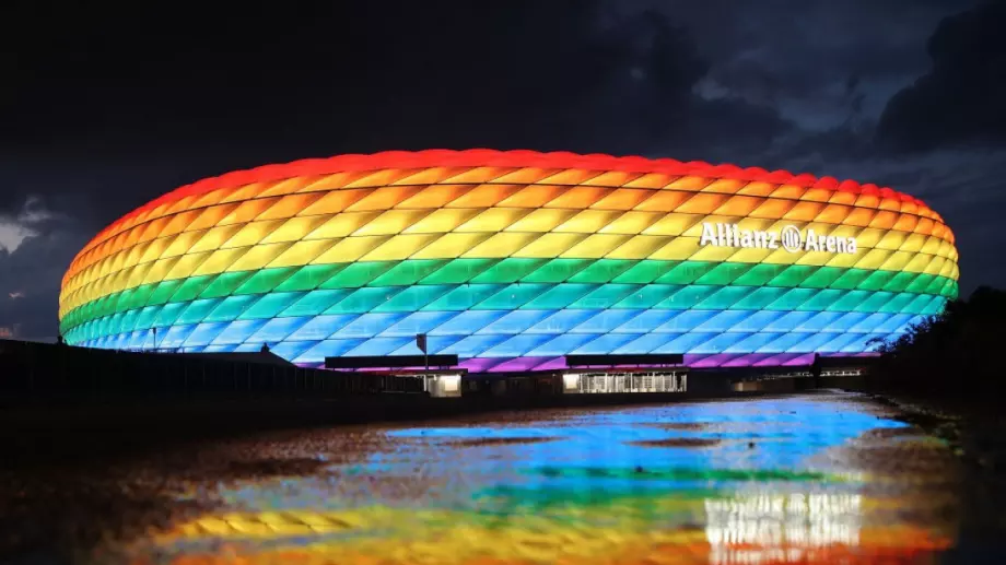 След отказа на "Алианц Арена": УЕФА добави цветовете на дъгата към логото си 