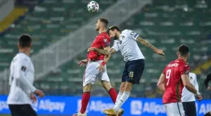 {{ otherArticle[0].article.title }}