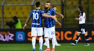 Футболистът на Интер Артуро Видал е в болница с коронавирус, пропуска мача с Аржентина