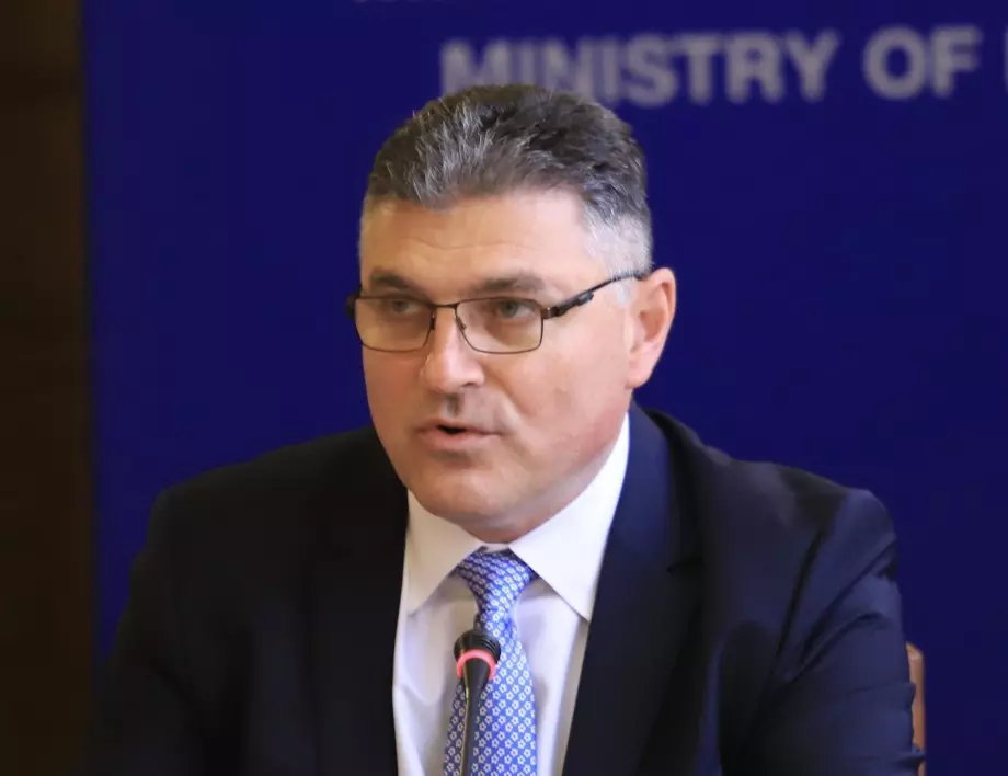Георги Панайотов: Има нарушения на финансовата дисциплина в дружества към МО