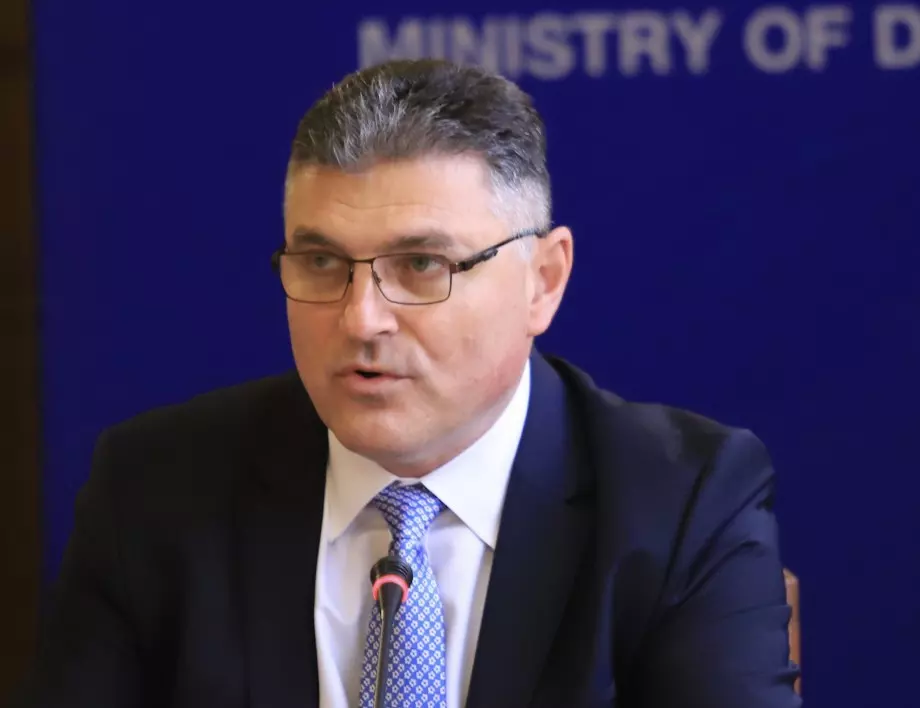 Бивш военен министър: Минските споразумения бяха брутално погазени