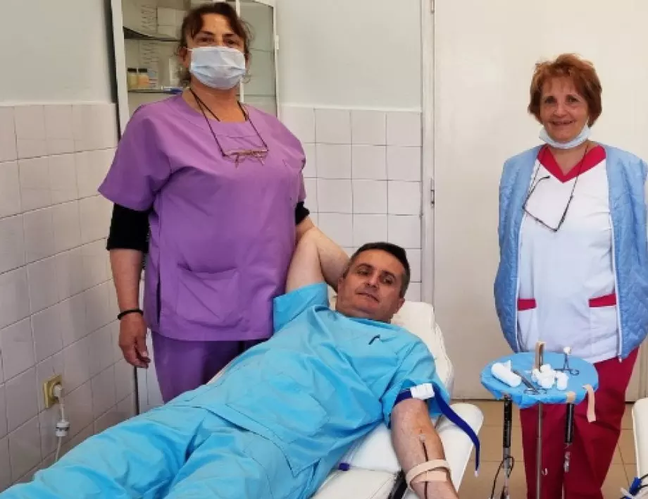 Д-р Събев от Смолян дари кръв и събра пари за болна бременна жена