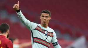 Звярът си е звяр, дори на 36 години: Кристиано Роналдо прекоси цял терен за 10 секунди (ВИДЕО)