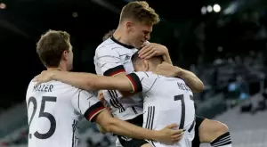 По пътя на Льов: суперзвезда на Германия влиза в киното