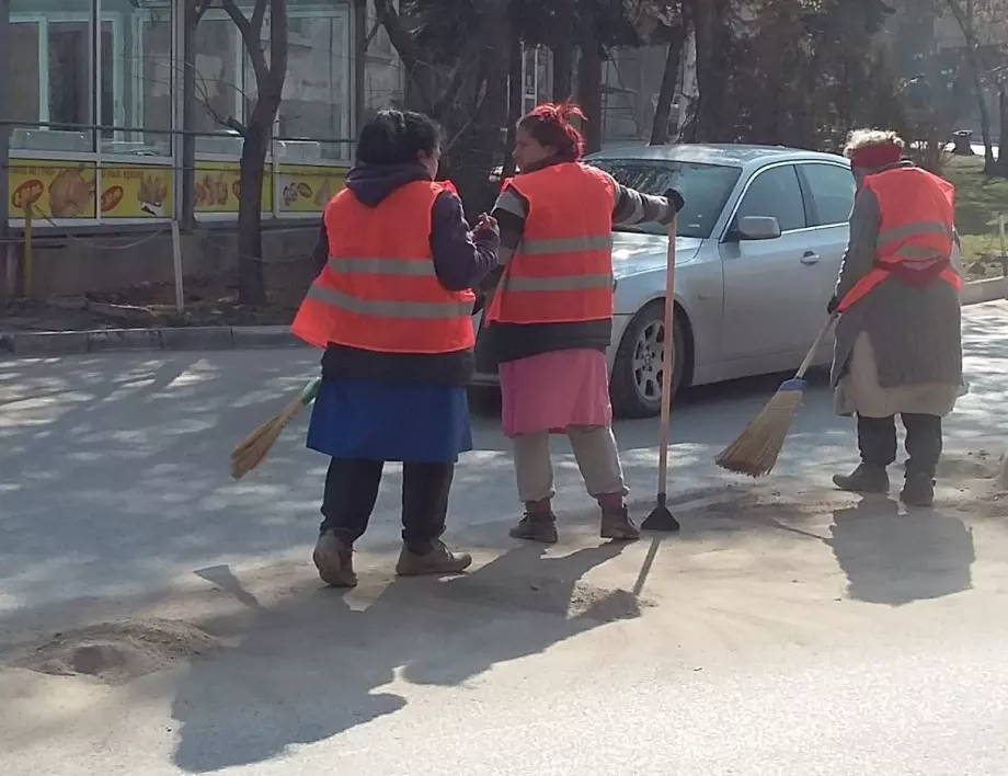 Наеха допълнително работници по чистотата в Асеновград