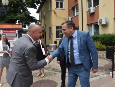 Посланикът на Сърбия посети Костинброд (СНИМКИ)