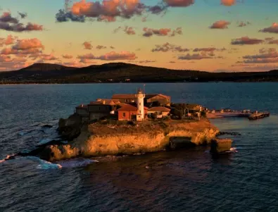Любители фотографи се събират на остров Света Анастасия