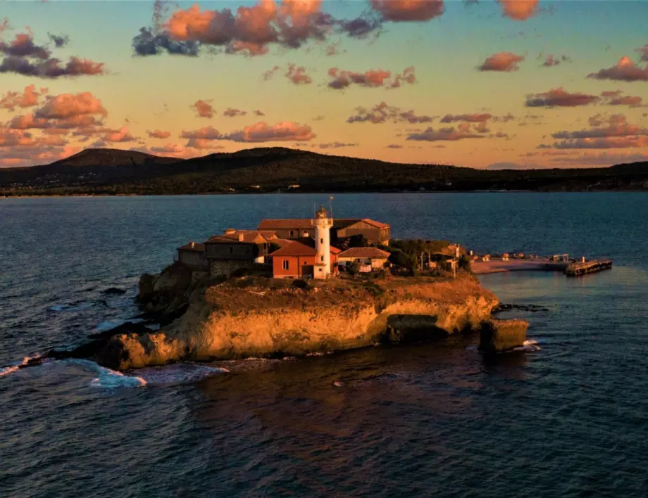 Цяло лято остров "Света Анастасия" ще има интересни вечерни концерти