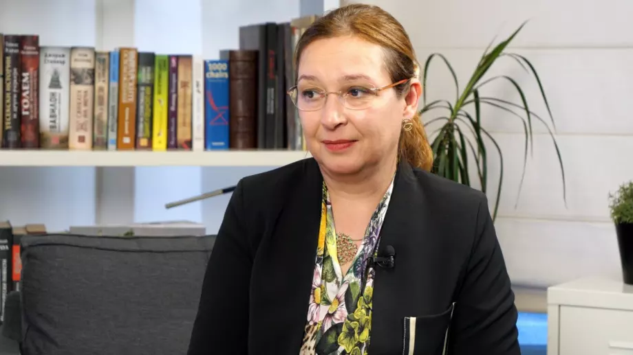 Зорница Русинова: Мярката 75 на 100 ще помогне на фирмите, минали на непълно работно време