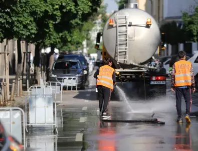 Започва миенето на улиците и булевардите в Русе