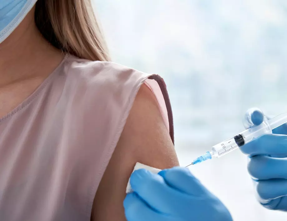 Близо 900 деца са напълно ваксинирани срещу COVID-19 у нас