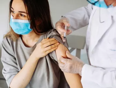 Нова Зеландия готви задължителна ваксинация срещу коронавирус за учители и медици