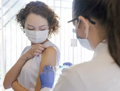 Лондон: Около 14 000 спасени живота с британската програма за ваксинация