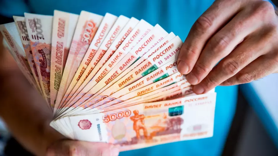Руски олигарх: Преходът към разплащания в рубли просто ще ни изхвърли от международните пазари