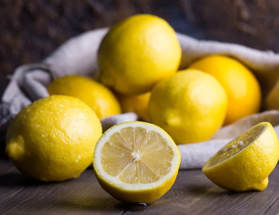 Защо всички започнаха да варят лимони? За какво помага напитката?